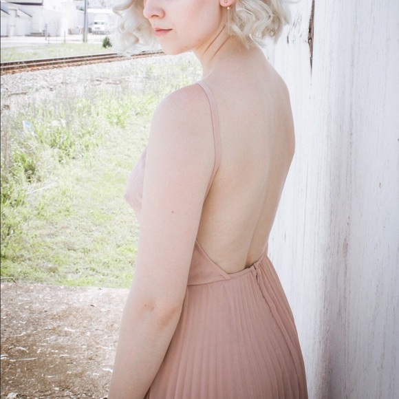 Formal dress - Picture 2 of 4